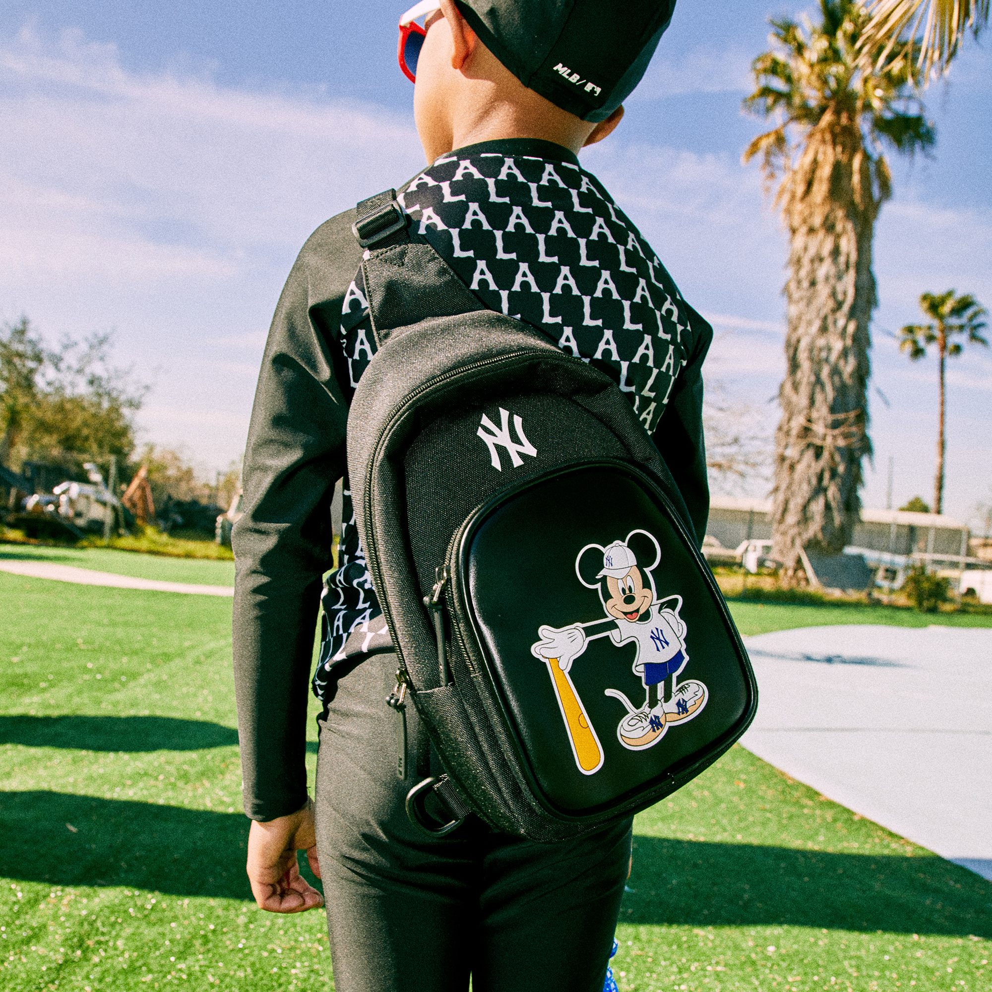 mlb x disney 米老鼠胸包 new york yankees