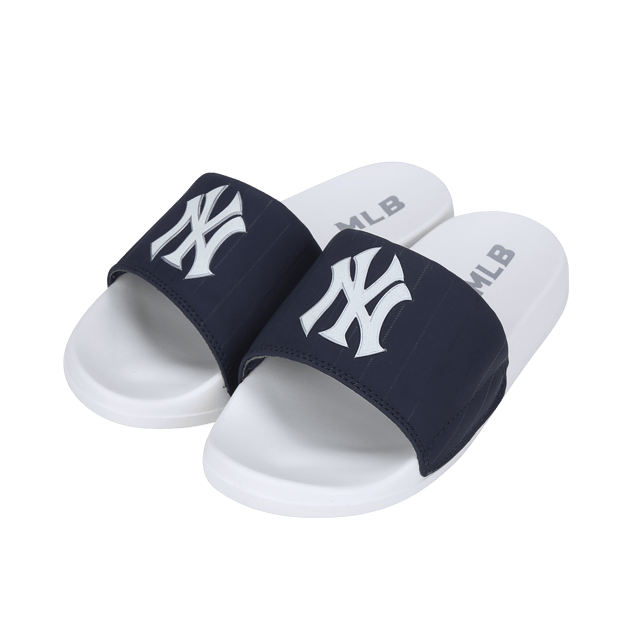 yankees flip flops