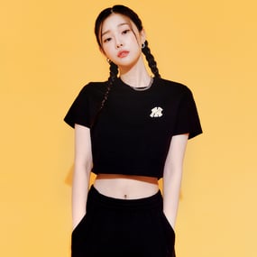 여성 베이직 미디움로고 크롭 반팔 티셔츠 뉴욕양키스