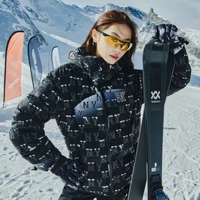 여성 스키 모노그램 크롭 다운 자켓 뉴욕양키스