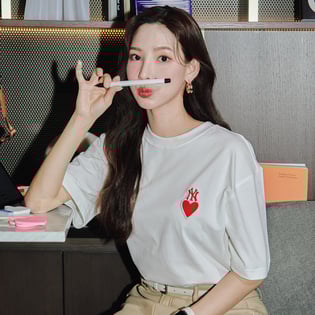 하트 스몰로고 오버핏 반팔 티셔츠 뉴욕양키스