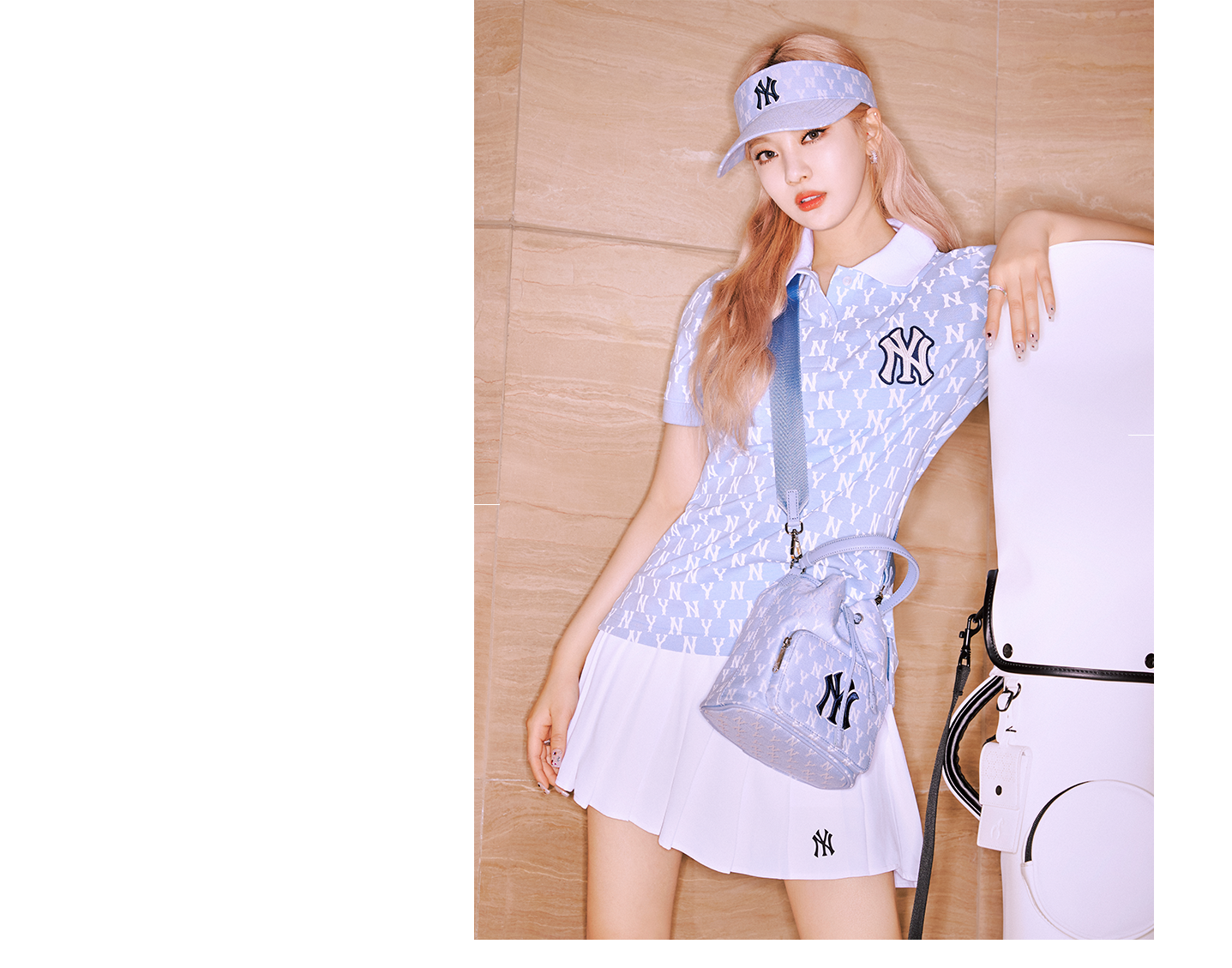 닝닝's LOOK CAP 모노그램 클래식 썬캡 TOP 베이직 모노그램 올오버 카라 티셔츠